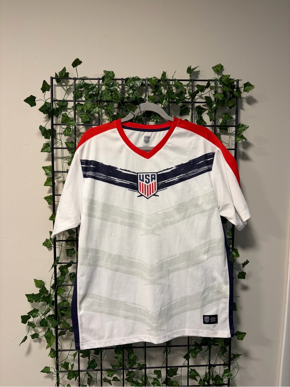 USA Graphic Short-Sleeve Soccer Jersey - White/Red/Blue
